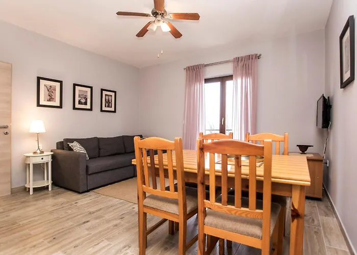 One-bedroom In Vii
